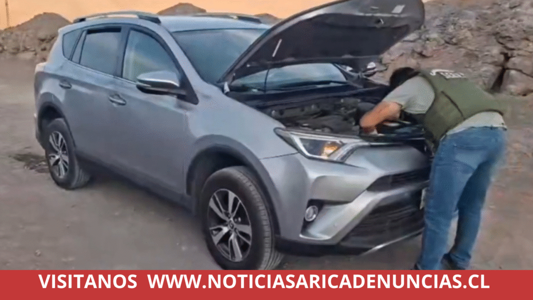 Acción inmediata en la Ruta 5-Norte Carabineros de la #SEBV Arica recuperó un Station Wagon robado ayer en la vía pública. El vehículo fue hallado en una zona despoblada y, en el lugar, se detuvo a un ciudadano boliviano por receptación, sorprendido revisando el móvil antes de su traslado ilegal hacia el vecino país.
